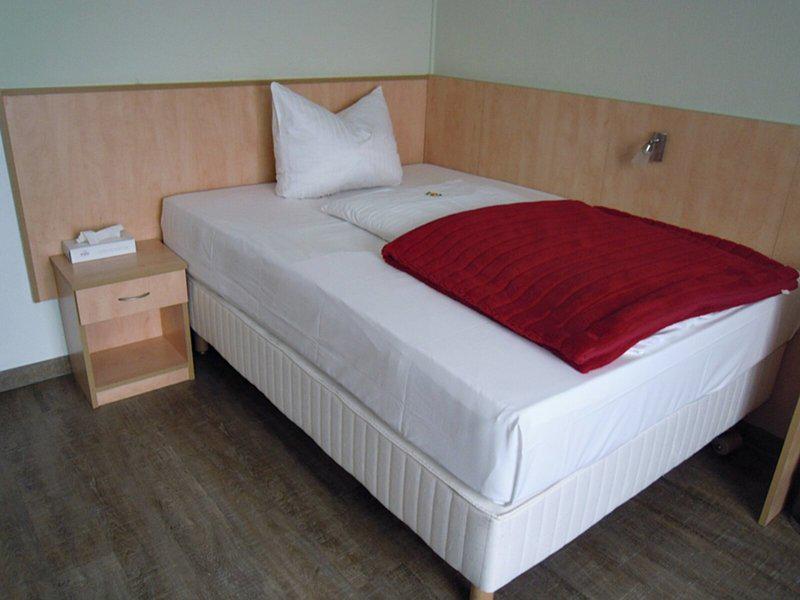 4EEB270E69E410FE99A355BA079046A4