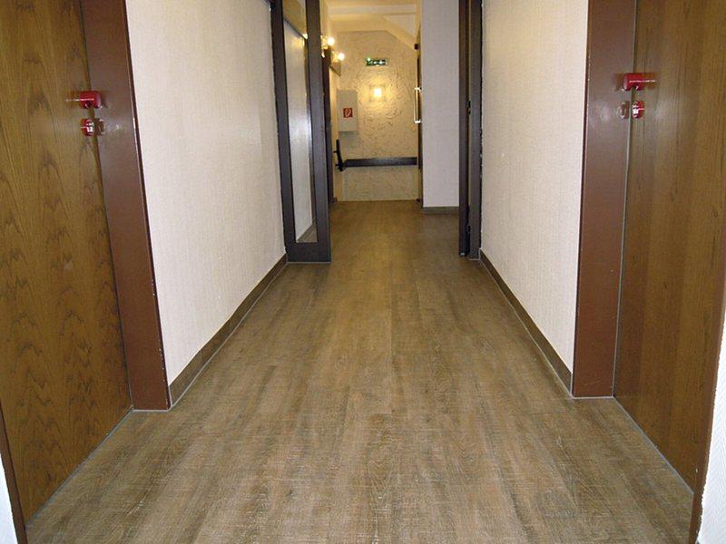 1CC281757EEA559DB06075E954C0531F