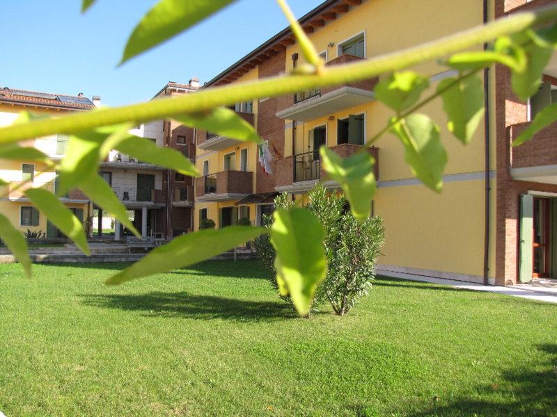 BB838CDE1E6F2859B4A424A38DA98DDF