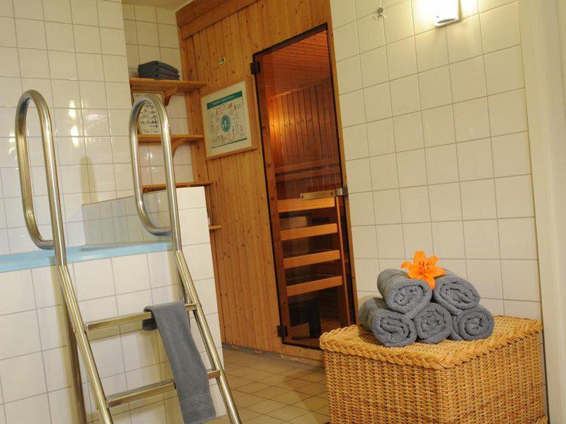 EEE85F9BC0C24898F09D29FEDBD0F55D