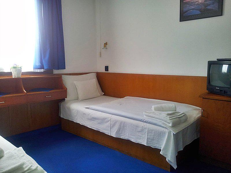 71D8B0965B99845AEEE4EF4A907660AB