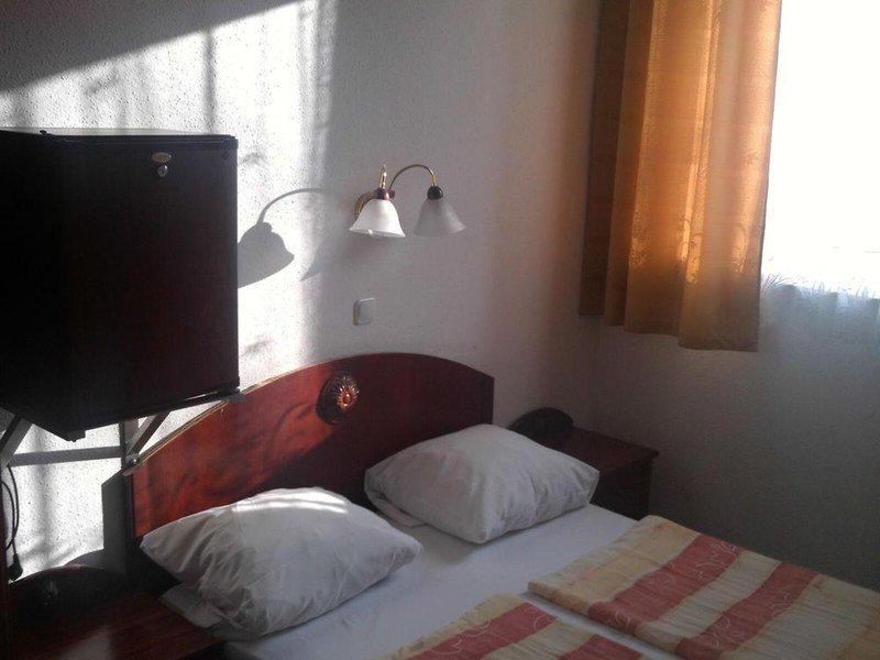 8AB5C2323775C46D671BFB0D8872D2D2