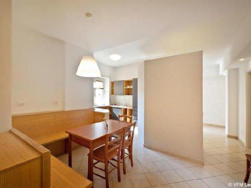 B4458DDD2B2858E8424F2CAC30D77F34