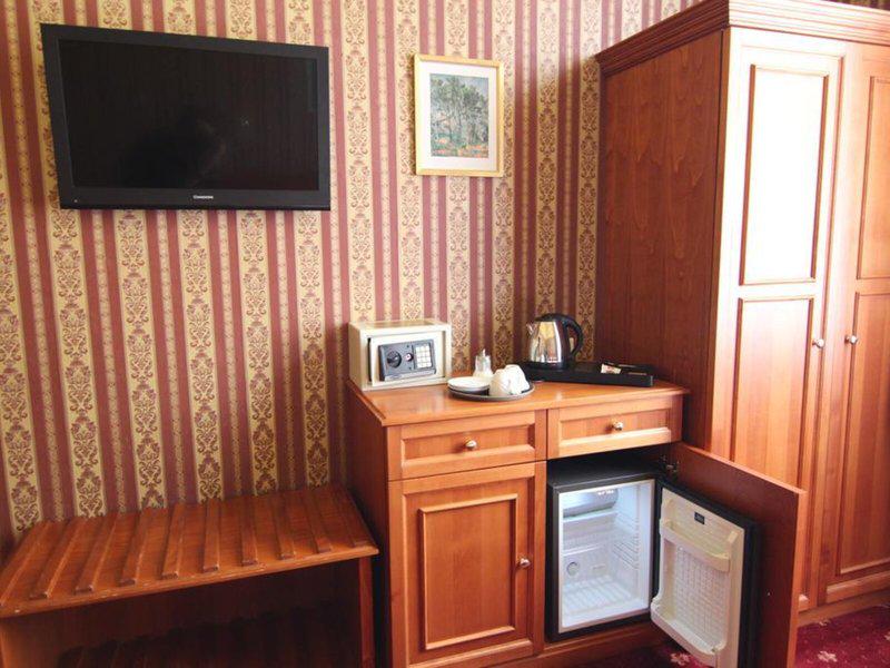 17FA1D3649D12CDCCAEB6258DBD7EC77