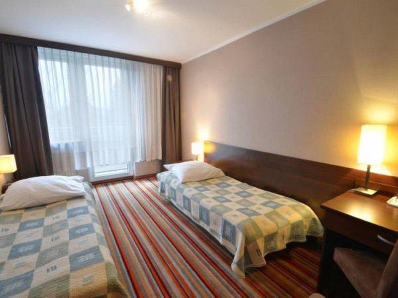 3A168BCE2EFD73789FD4C44C6CE84490