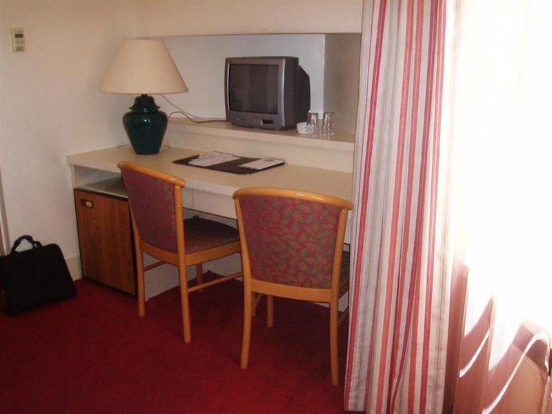 8F7965D8B25CA02F36B0FB0132D68DEF