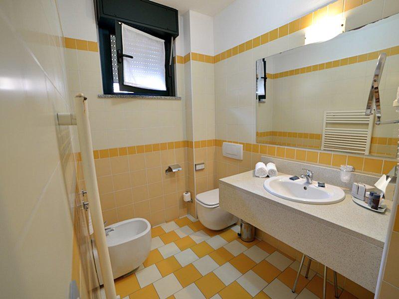 7ABEEC26BC63DF533265F3A03F454DFB