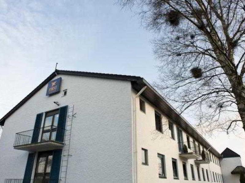 62114B31E03DA23DCCFB61872E22BE88