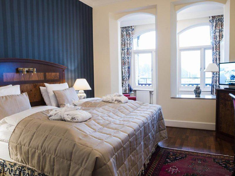 257A839EB3EBBF2ECF67BA942988655C