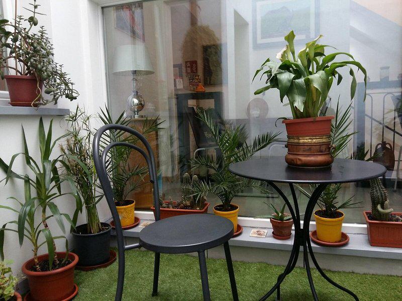 F4EB86B6D39087AF374540E221252727