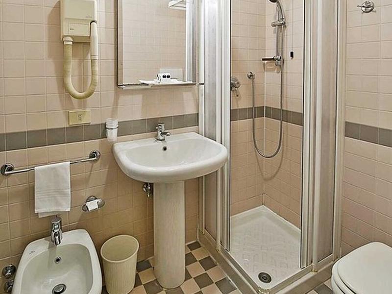 48B5FCA04220561B6F219DC64F584803