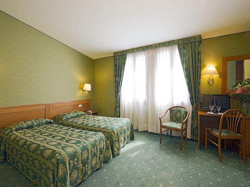 43396E72AD0BF56EBA74F23400AFCC8B