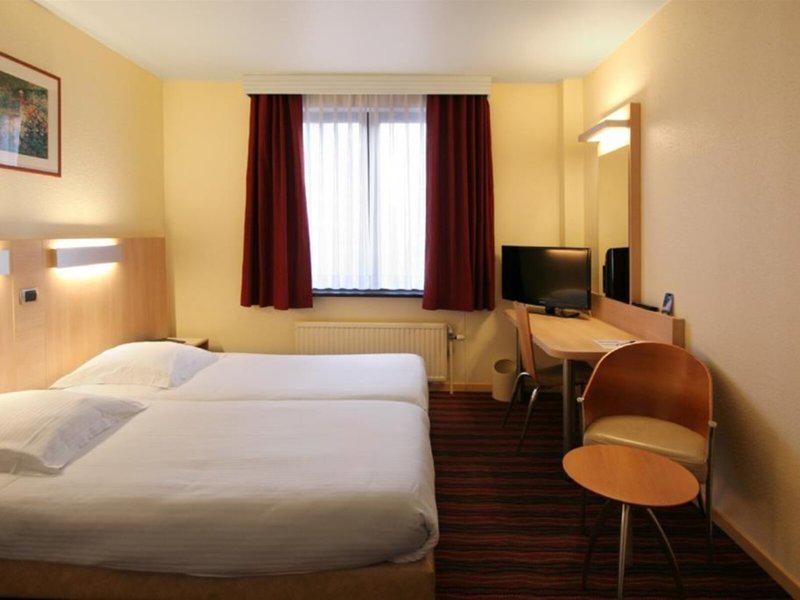 1EE03ED2668F533EF951F8B7240B3CD9