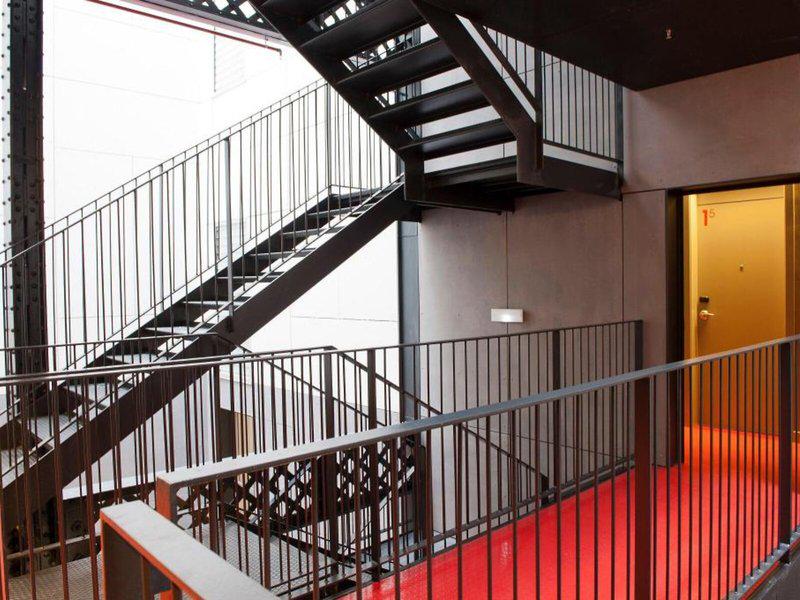 518B7829157AEB429E1E8C305BC66A30