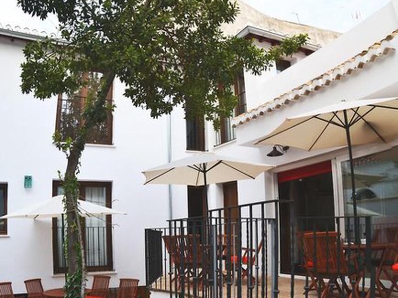 4EC2A7BA17D906841762393B897384AE