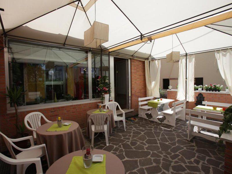 15EDCF807DA8A327F2F533A660624AA4