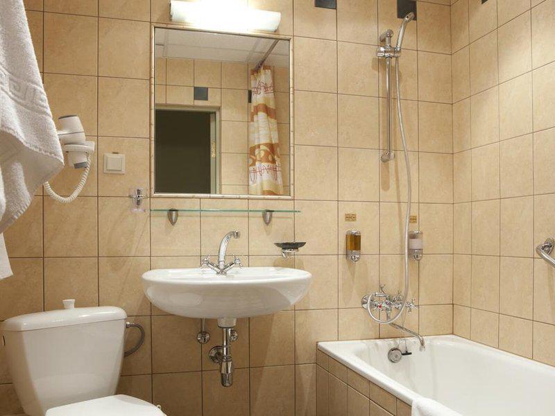 1122477322C44172A3757642D1C64ACB