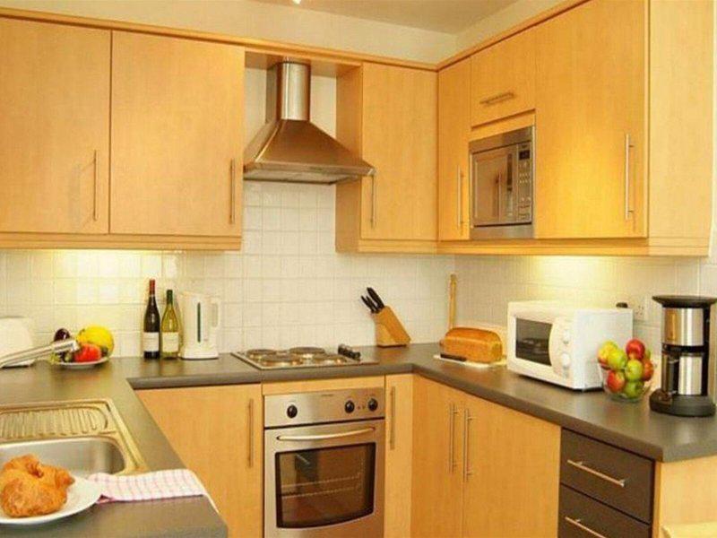 CDD107CD0375C8EF86785A9A2F9100D7