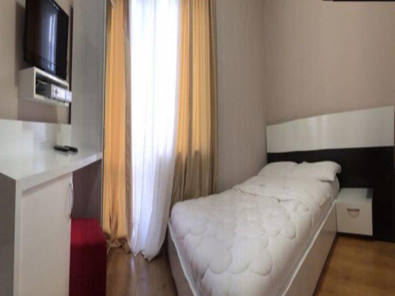 F66FD175F73F9E65B67FED0A0B1CCD50