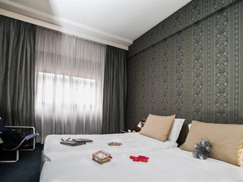 5D8956539C0EA5A220F990874FD62FF9