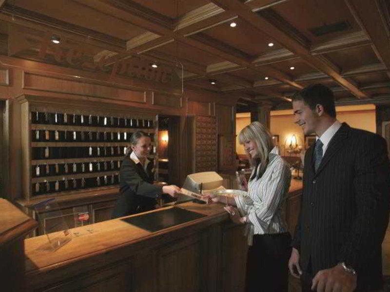 CF262C092E8E43D8811F157F648CA391