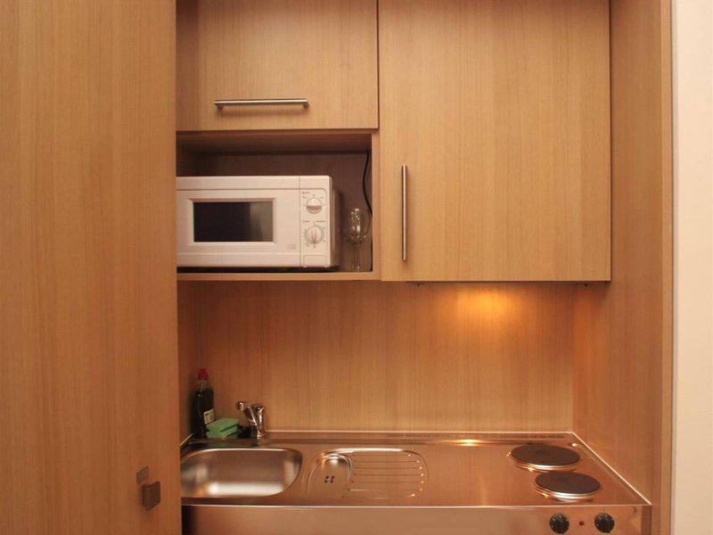 9DF0018042CAFEAEBEE5D62EBC70155C