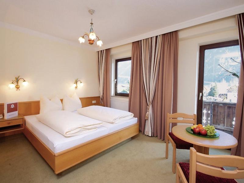We very gladly create an individual holiday offer for you! Hotel zum Lamm. Ralf Rauchberger. Hauptstrae 5 6464 Tarrenz Tel.: +43/5412/66023. Fax: DW 74 Contact - Hotel Zum Lamm in Tarrenz / Imst / Tirol