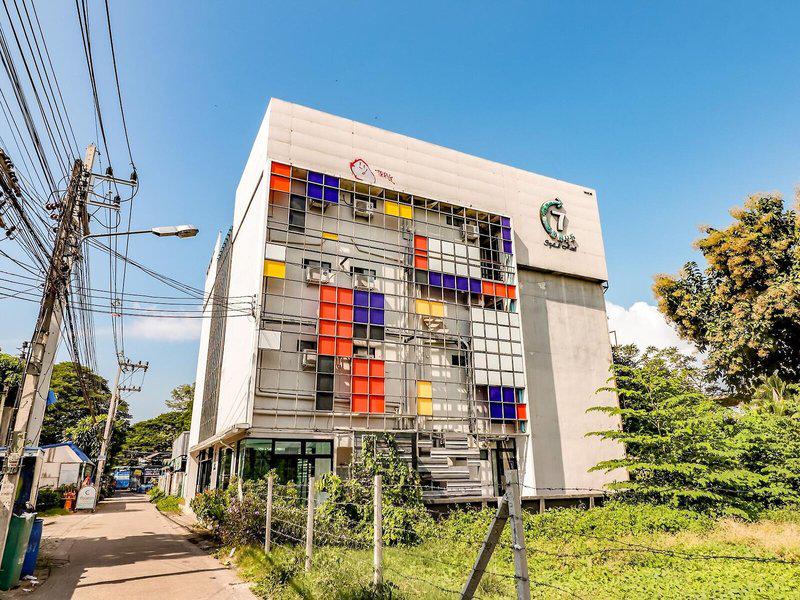 B4E049F5D4F366104782023581C33AAB