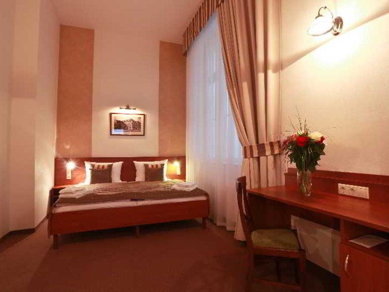 6ADCAAD8753F6888B51C9482F6B904D5