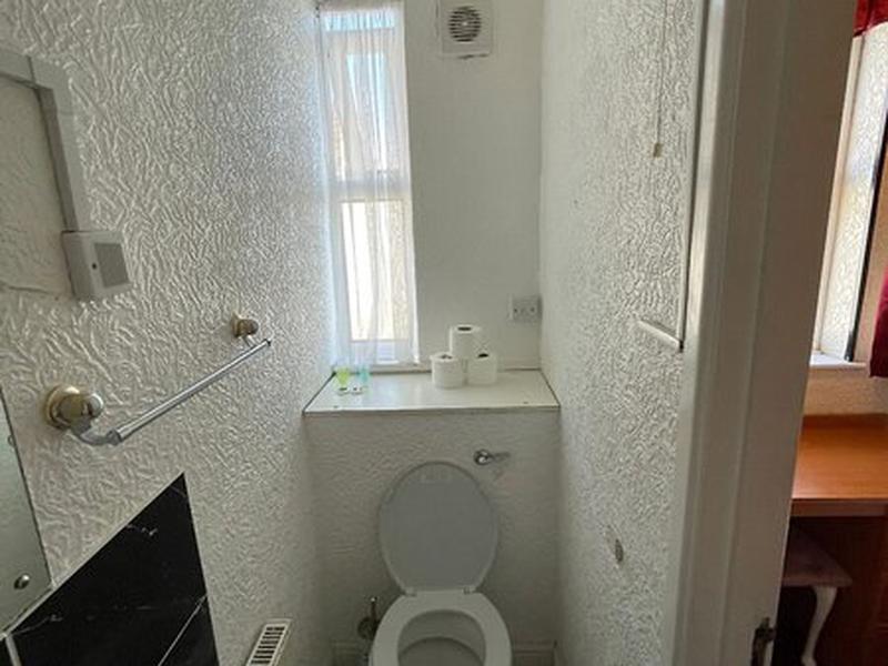 D33C8F8FB43D7E8B93A4ED36053EC52C