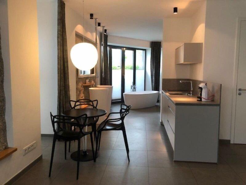 E116EA17FD0EA9FDC9CDBC2EFF21CD76