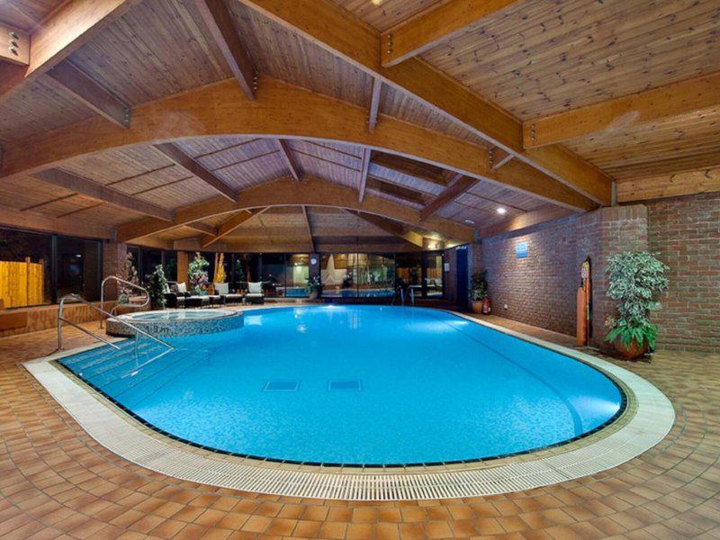 86D8087BF814AA62D86FBE5BAFBE72DE