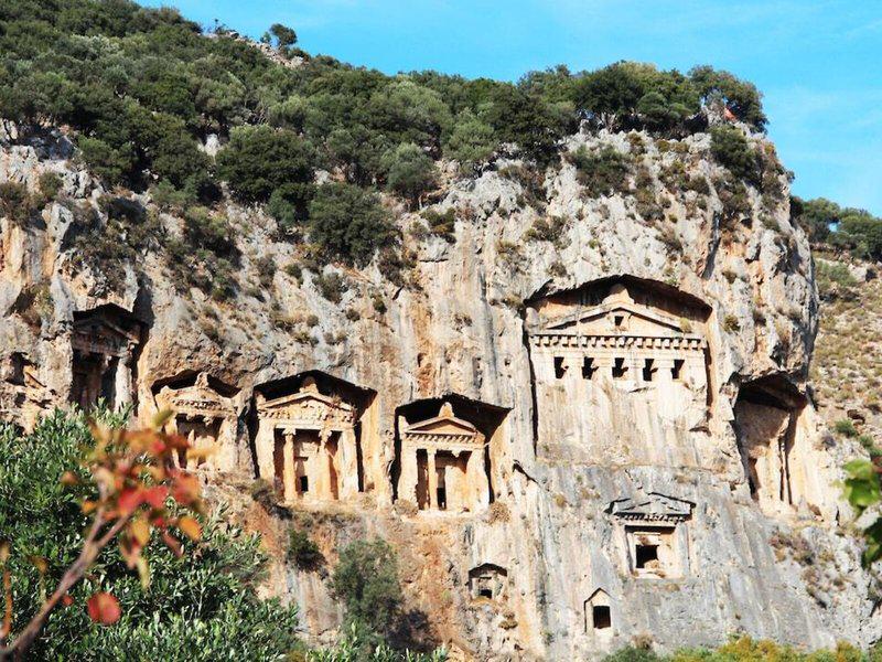 B5899C80EB1AB3056DCFCCDF03C5B317