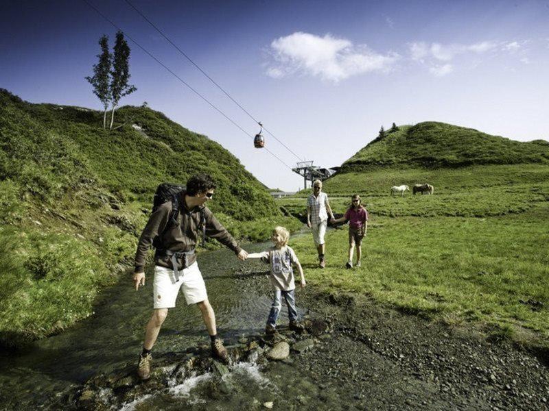 7AE5E8AFC541D510247293807DACF6FA