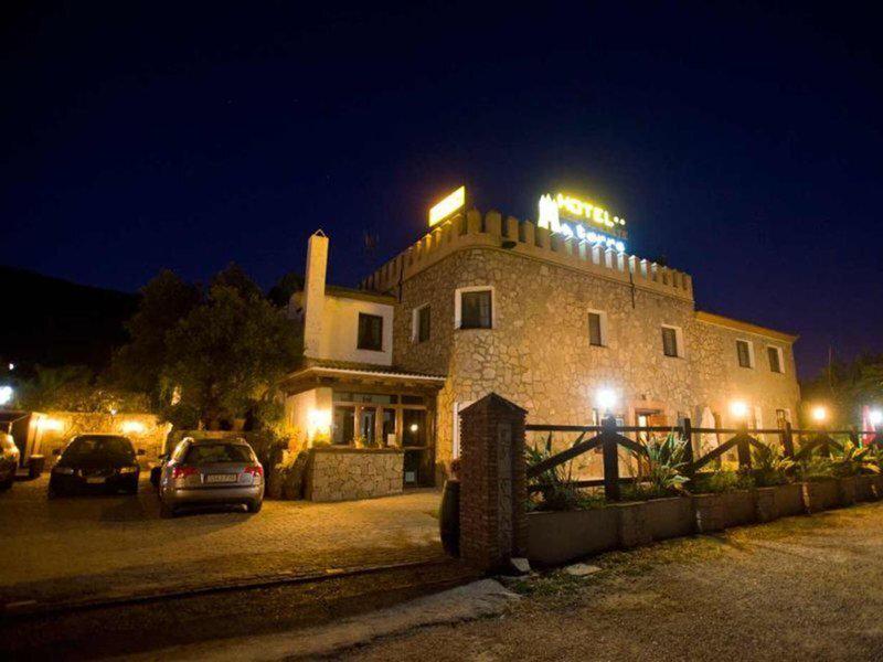 A2107F2676A884DD8FB6599423792404