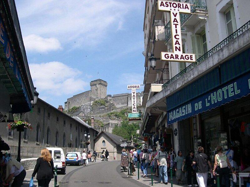 23F4787F1FE15A15C26616540A2D4DF3