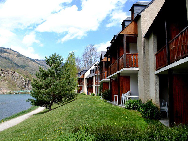 555E1B0082F32F55DC65196FB44DCD63