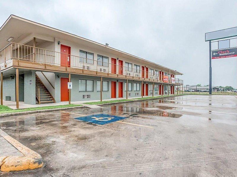 75565E35335D2BA6EF4C29A13E8585C9