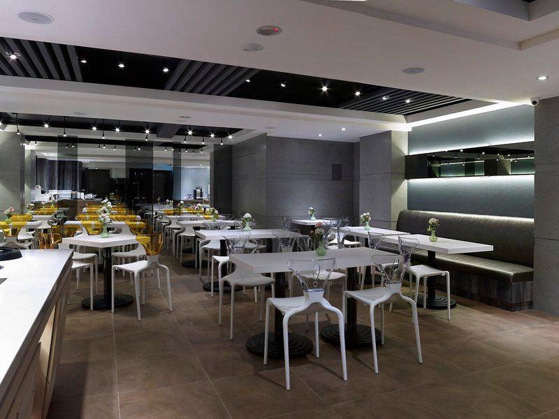 B19C2619D13BE428AC01E847EC35B29B