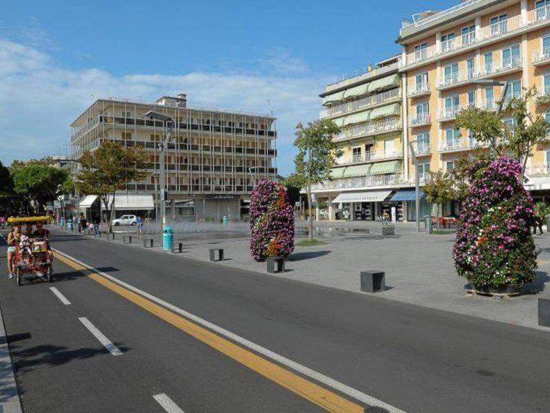 B270F15D1C1C3D94D12EF1F008A2F6D9