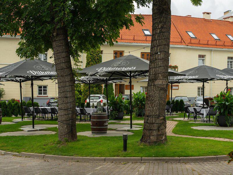 B0DE0E9F79CDEF2EE2CE7F24BACA5A9E