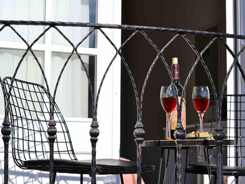 27A70E254707DF84B8D3B25F24BE5F5F