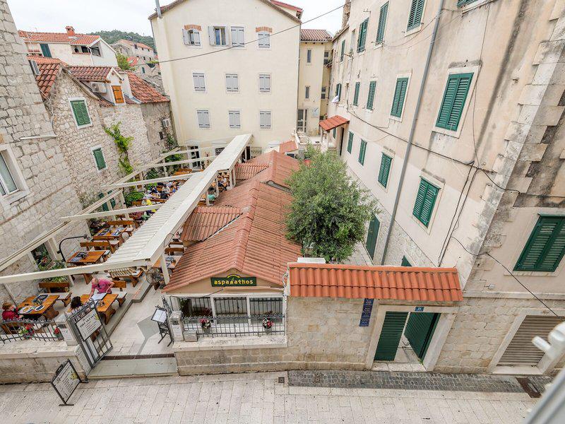 1F835FC231941BC8DBF7BA6E488837AA