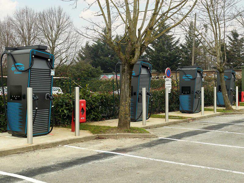 BD7036FBC264F415E53D1B6C3101CAA5