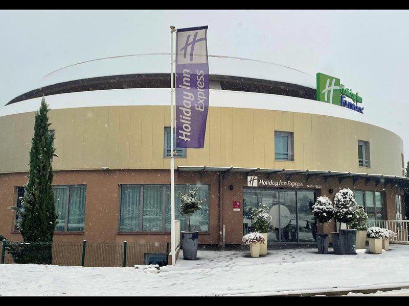 49B0C37049FB6E9C0A73E209B406E157