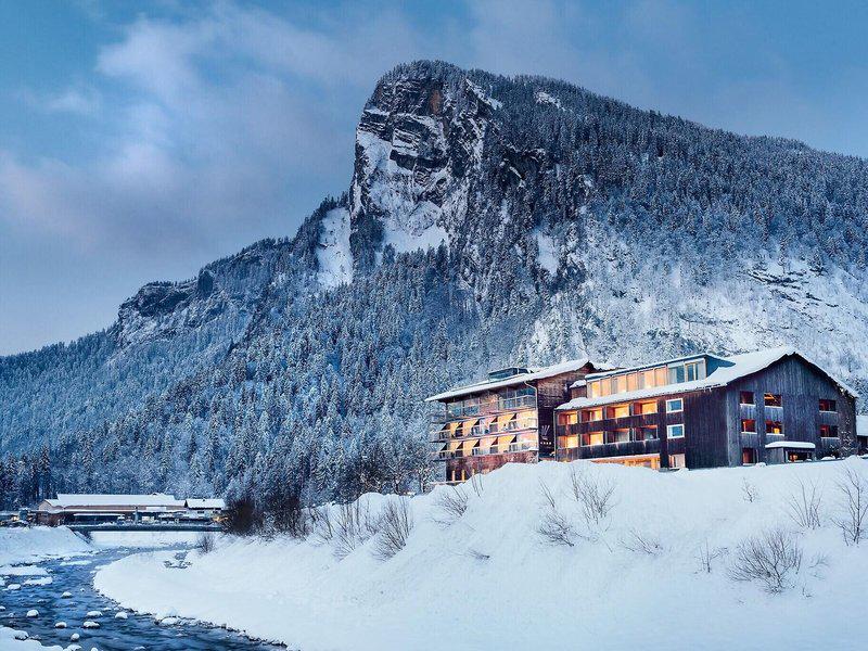 886E924D41986748BFF61060D8AC33A2