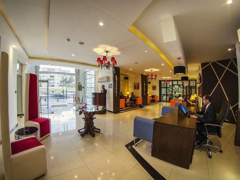 Meneur Hotel