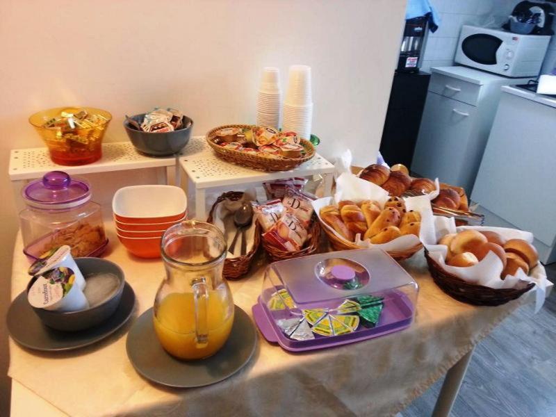 12AA649458E22487F0FD555DA293BC5E