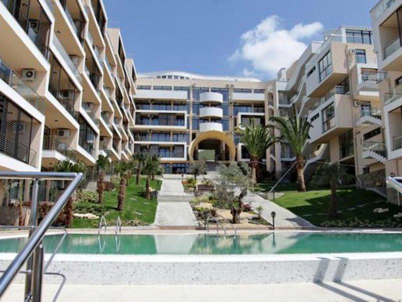 959F4C37EDDDF19583067BC98EFCABFC