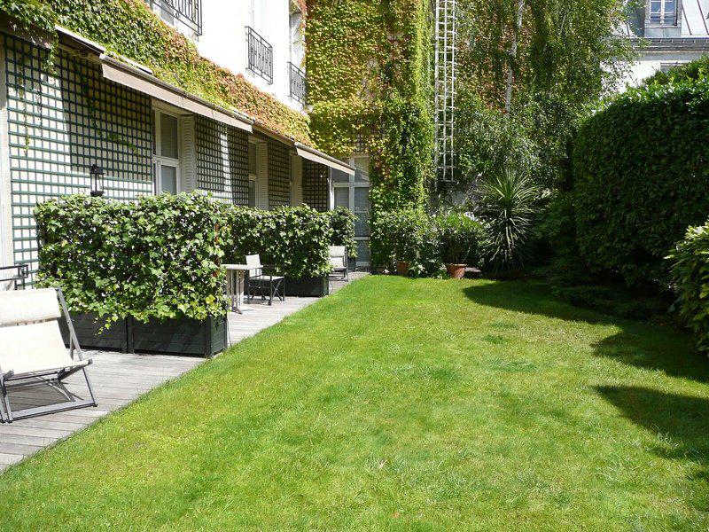 16B5342AE89EFD36776BED63B233EC8E